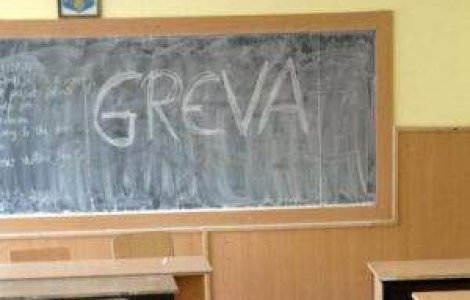 Peste 37.000 de angajati din invatamant au facut greva de avertisment
