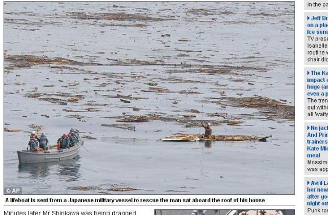 Salvat de pe acoperisul casei, aflat la 16 km in larg
