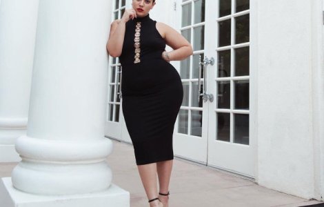  Top  10 fotografii care demonstreaza ca si femeile plinute pot fi atragatoare