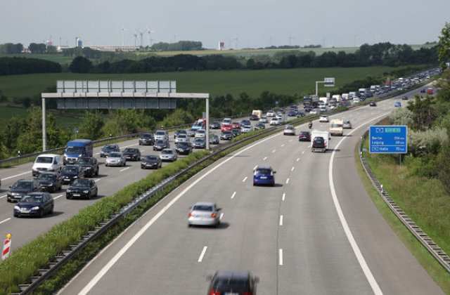 Controverse in Germania: un studiu arată ca noile motoare diesel emit la fel de mult dioxid de carbon ca cele pe benzina