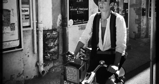  Top  10 imagini care ilustreaza viata de zi cu zi a oamenilor din Paris