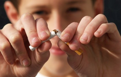 Un copil in varsta de 12 ani a fost gasit mort. Parintii dau vina pe consumul de etnobotanice