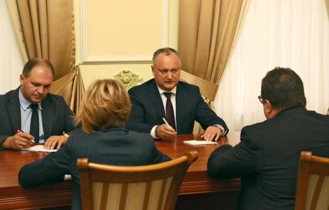 Liberalii din Chisinau vor sa il demita pe Dodon