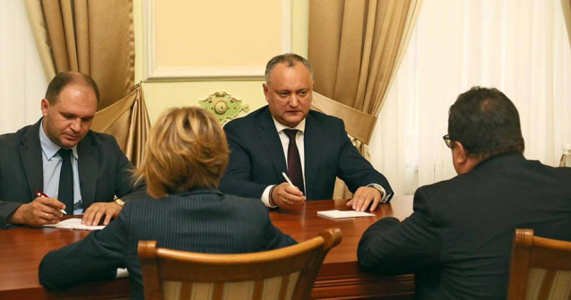 Liberalii din Chisinau vor sa il demita pe Dodon