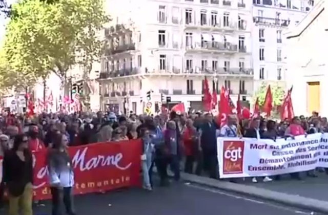 Zeci de mii de francezi au iesit in strada, revoltati de reformele lui Macron