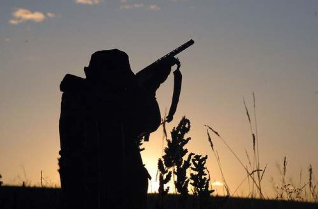 Copil impuscat in cap cu o arma de vanatoare