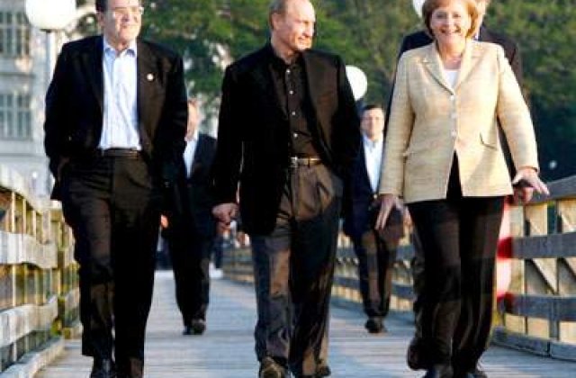 G8: Nicio decizie in privinta unei interventii in Libia