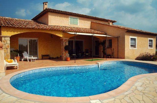 Sute de persoane cu venituri mari, vizate de ANAF