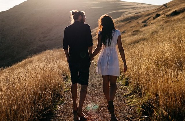 10 gesturi pe care le fac frecvent cuplurile cu adevarat fericite