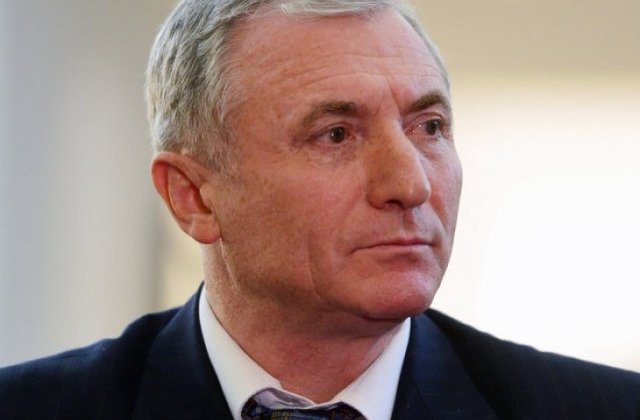 Augustin Lazar nu a incalcat Codul deontologic cand a facut declaratii pe marginea OUG13 - Surse