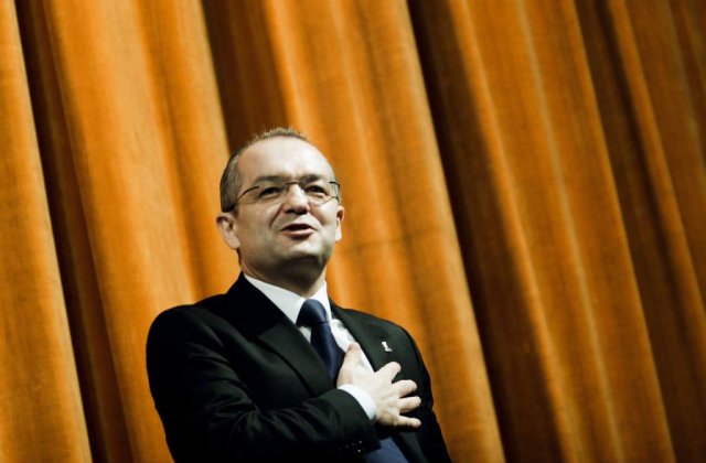 Boc, ezitant: "Never say never", in privinta motiunii