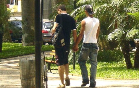 Vedetele ii cer lui Obama sa sustina casatoriile intre homosexuali