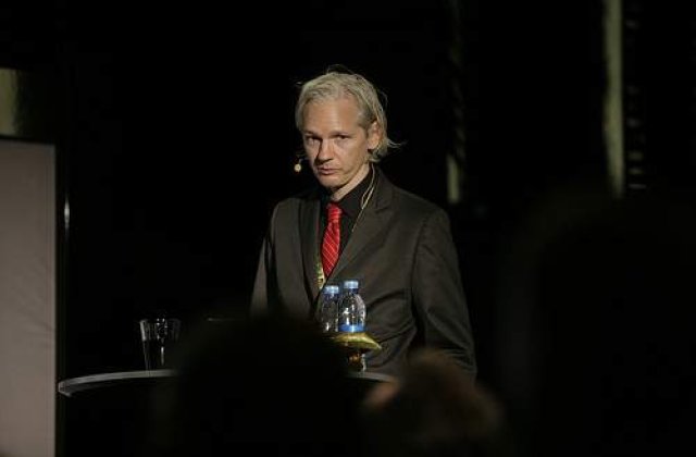 Julian Assange: Internetul este cea mai importanta metoda de spionare
