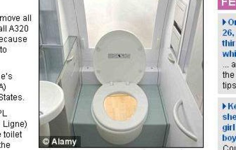 Toaleta, cel mai periculos loc dintr-un avion?
