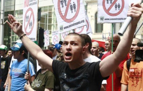 Tineri romani, livrati homosexualilor germani