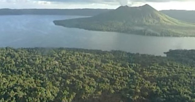 O insula din arhipelagul Vanuatu, evacuata in urma eruptiei unui vulcan