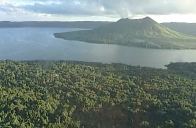O insula din arhipelagul Vanuatu, evacuata in urma eruptiei unui vulcan