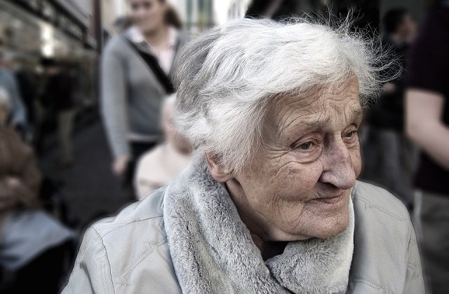 Azilul de batrani din Capitala care a ars sambata dimineata nu avea autorizatie de securitate la incendiu