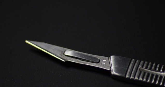 Cinci persoane, injunghiate in Sheffield