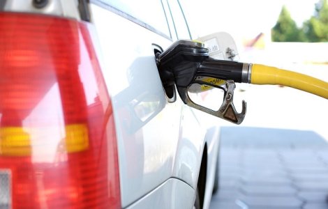 Romanii trebuie sa plateasca de la 1 octombrie mai mult pentru carburanti, energie electrica si gaze naturale