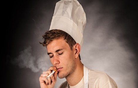 Proiect: Fumatorilor sa li se scada din salariu timpul petrecut "la tigara"