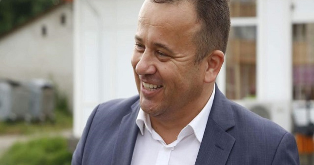 Liviu Pop: Peste 300.000 de ghiozdane vor fi oferite unor elevi din clasele II-VIII