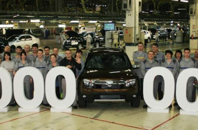 Dacia numara 4.000. 000 vehicule fabricate la Mioveni