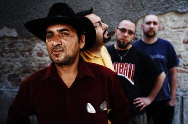 [VIDEO]  Mare "Petrecere Balkanik Twist", in Capitala