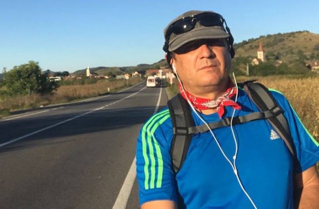 Primarul din judetul Sibiu care a mers pe jos la Bucuresti a ajuns la Administratia Prezidentiala