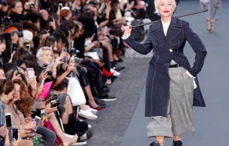 Jane Fonda si Helen Mirren au defilat pentru L&#39;Oréal la Saptamana Modei de la Paris