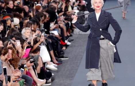 Jane Fonda si Helen Mirren au defilat pentru L&#39;Oréal la Saptamana Modei de la Paris