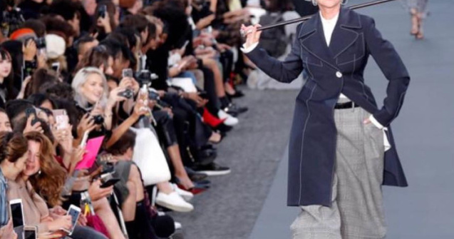 Jane Fonda si Helen Mirren au defilat pentru L'Oréal la Saptamana Modei de la Paris