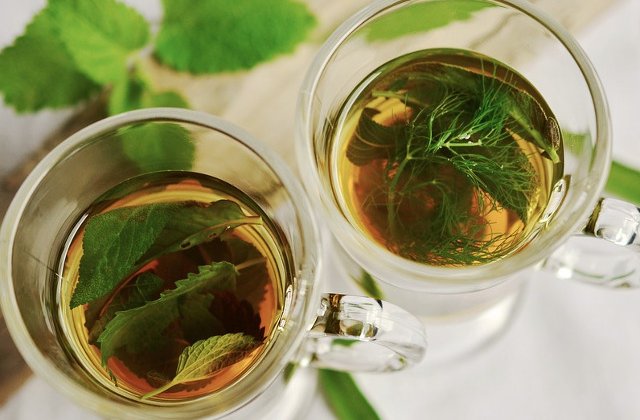 10 remedii eficiente (si naturale) pentru a scapa de durerile in gat