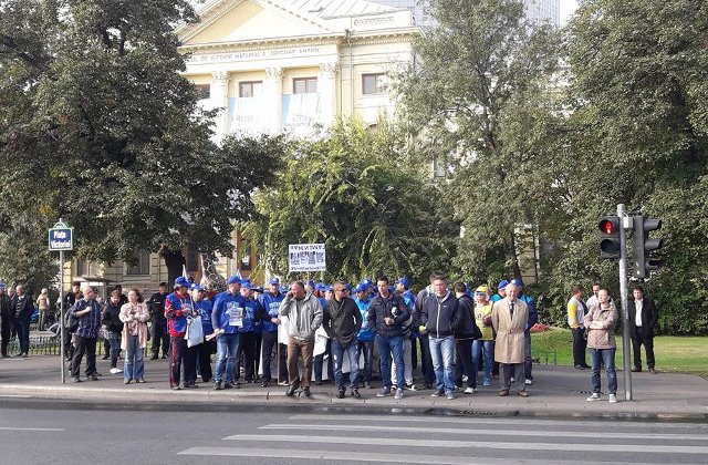 Sindicalistii din Cartel Alfa si din Sindicatul National al Politistilor protesteaza miercuri, in fata Guvernului