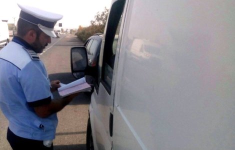 Buzau: Doi copii, grav raniti dupa ce au facut accident cu o masina furata de la o ruda