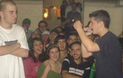 VIDEO: Confruntare hip-hop… in ring de wrestling!