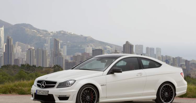 OFICIAL: Noul Mercedes C 63 AMG coupe