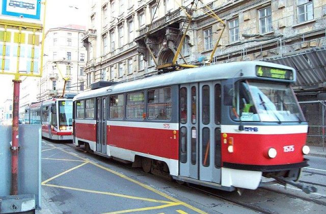 Un tramvai a deraiat la Iasi: Un mort si mai multi raniti