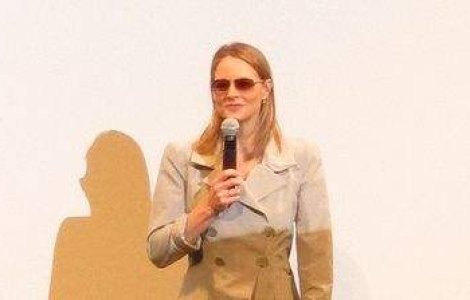 Jodie Foster "trage cortina"