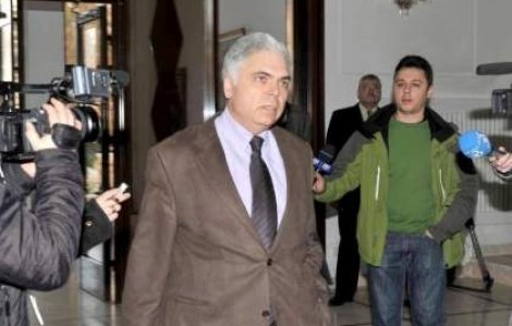 Severin se retrage din grupul socialistilor europeni, nu si din PE