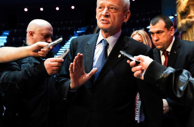 Oprescu: "Acoperisul National Arena va fi gata in doua saptamani"