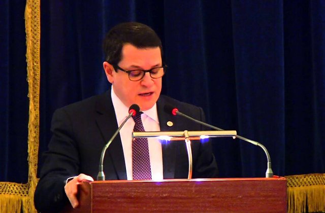 Eduard Hellvig: SRI este astazi in afara oricarui joc de putere