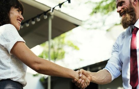 Vrei sa incepi fara batai de cap propria afacere? O franciza poate fi cea mai buna alegere