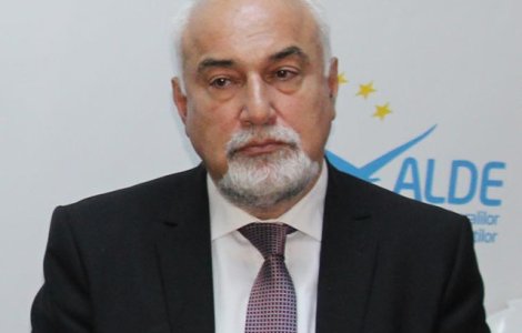 Varujan Vosganian: Fiecare ou mancat de la gaina din curte vaduveste bugetul de 50 de bani