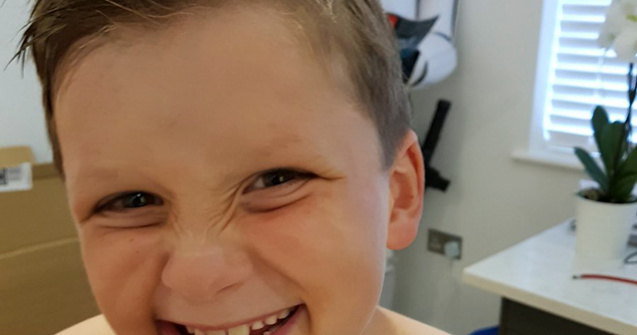 Satui ca fiul lor nu vrea sa se spele pe dinti, doi parinti au avut o idee ingenioasa