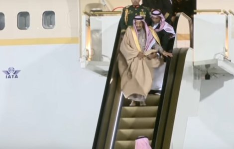  Video  Scarile rulante din aur ale monarhului saudit s-au stricat