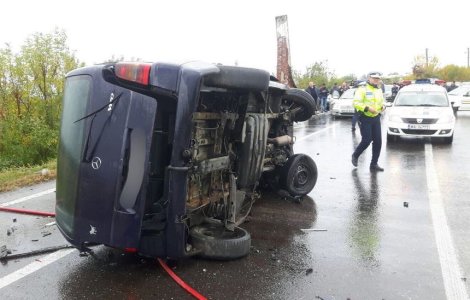 Accident grav in Ialomita: o persoana a murit, iar 14 au fost ranite