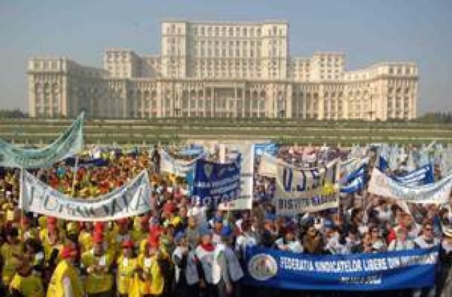 Alegerile si criza, ciocanul si nicovala Romaniei