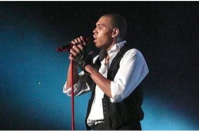 [VIDEO] Chris Brown a facut o criza de nervi