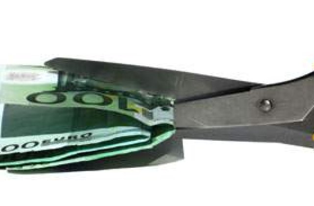 (P)  Te-ai saturat sa platesti, platesti, platesti?